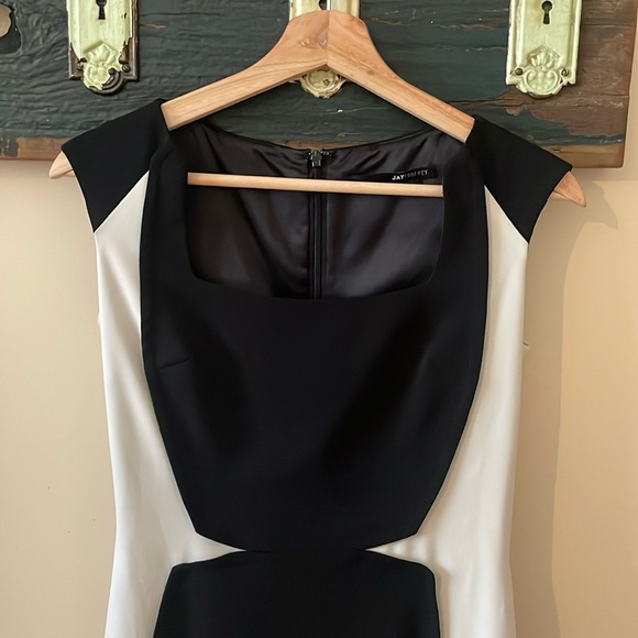 JayGodfrey Kornell Black and White Colorblock Square Neck Sheath Dress Size 4 - Picture 7 of 16